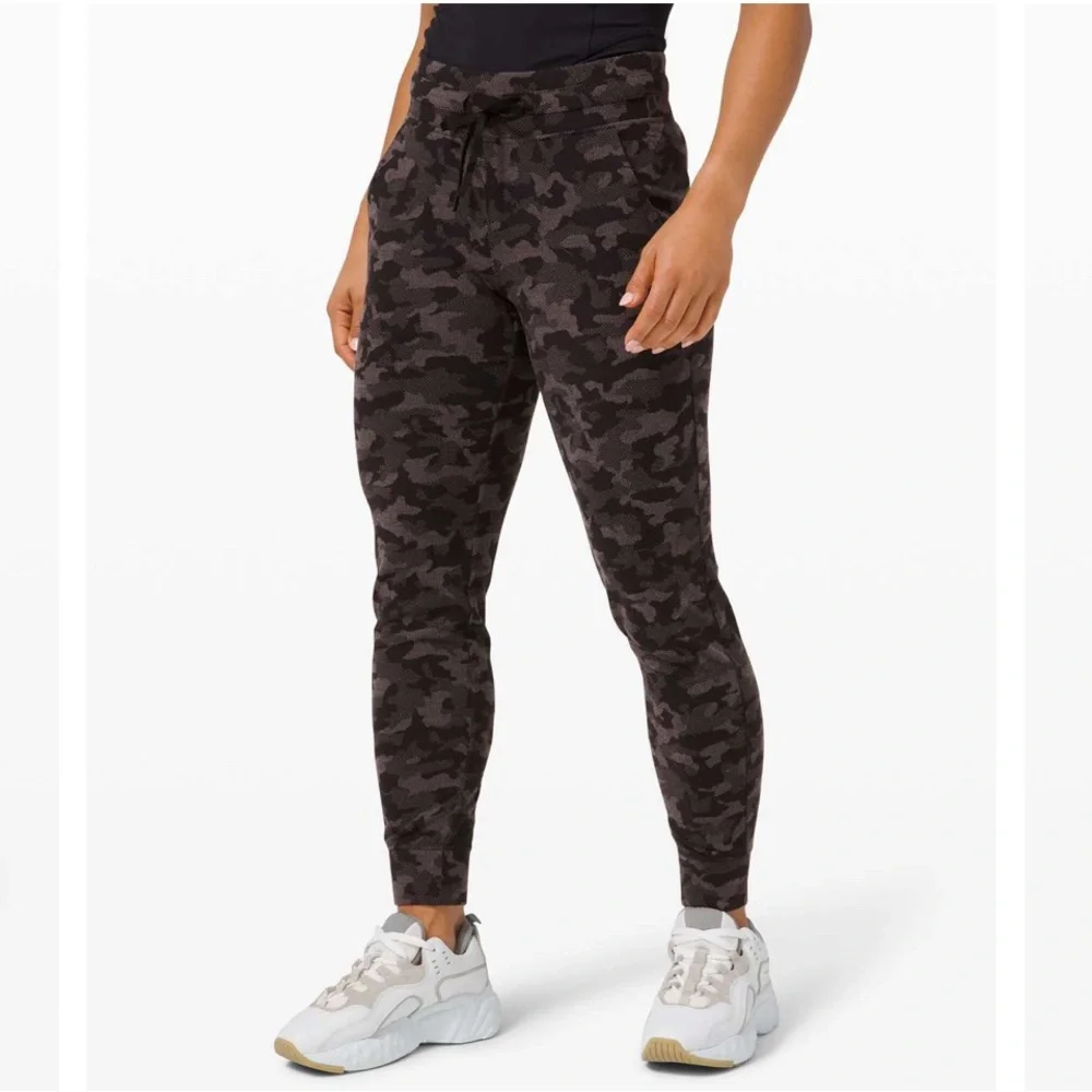 Lululemon‎ Ready to Rulu Jogger Sz 4 Heritage Camo Jaquard